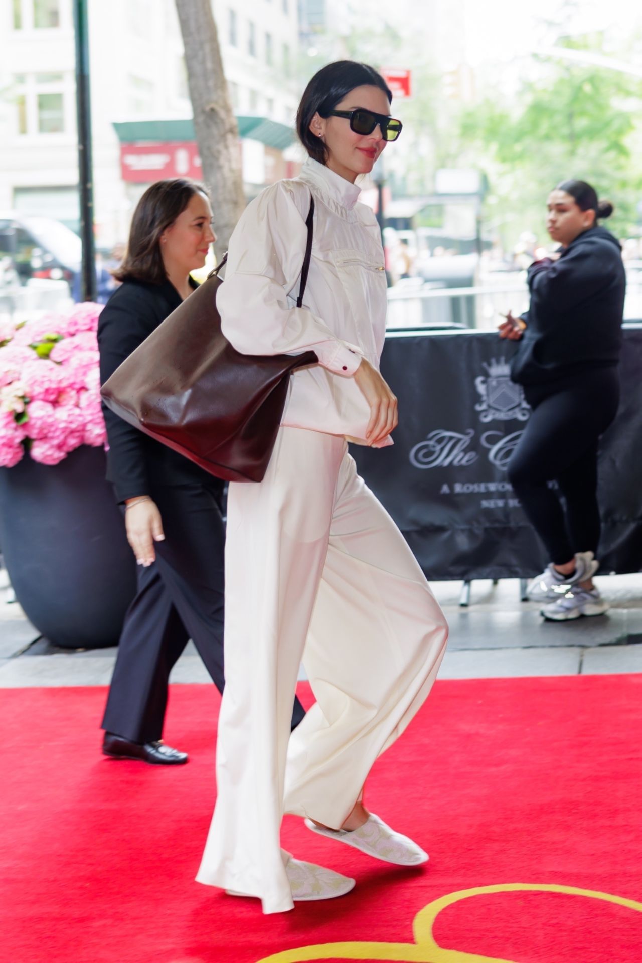 KENDALL JENNER ARRIVING AT CARLYLE HOTEL IN NEW YORK2